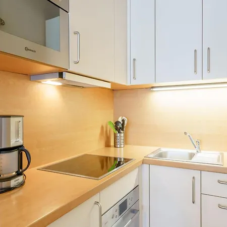 Apartment Mit Balkon Und Freizeitangeboten In *